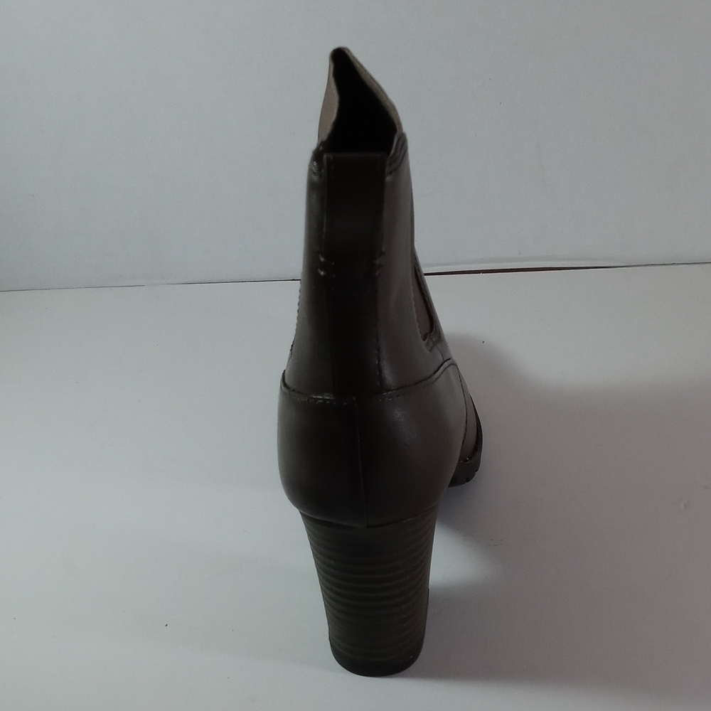 Boot - Picture 3 of 6